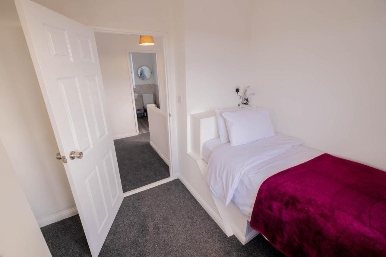 Spring House With Private Parking Villa Canterbury Luaran gambar